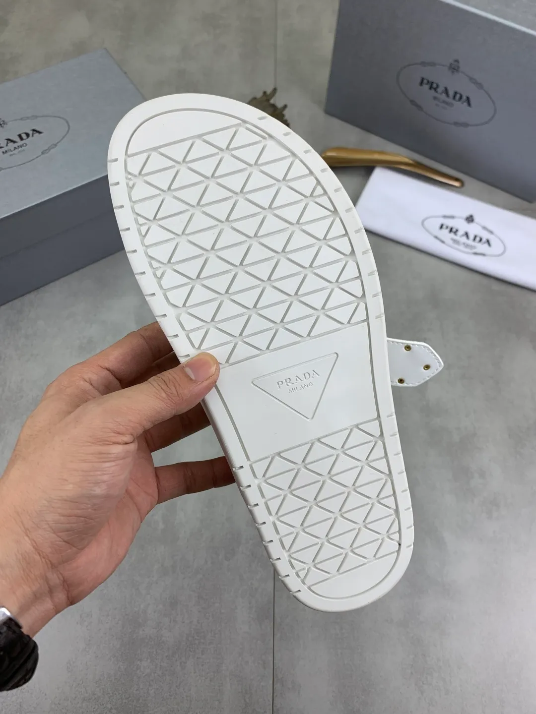 Men's shoes 💰P340💰【New style】🎁🎁🎁 PRADA Prada's new casual slippers, original official website, perfect workmanship, transmitting a kind of noble luxury, sublimating its definition of luxury in Prada's high-end extraordinary craftsmanship. Original combination outsole, code number: 38-44 (45 customized) Multiple colors 🉑️ to choose from